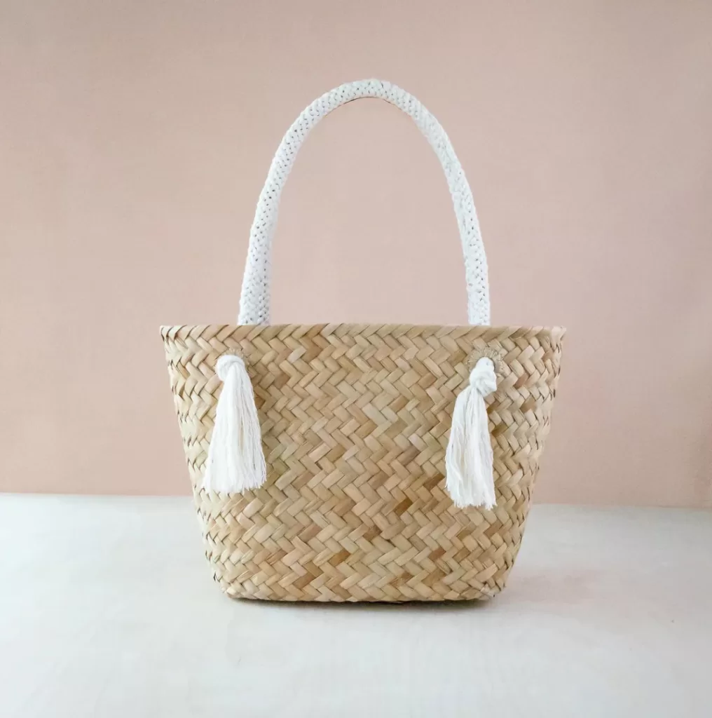 Image of the Large Straw Tote Bag with Braided Handles by LIKHÂ