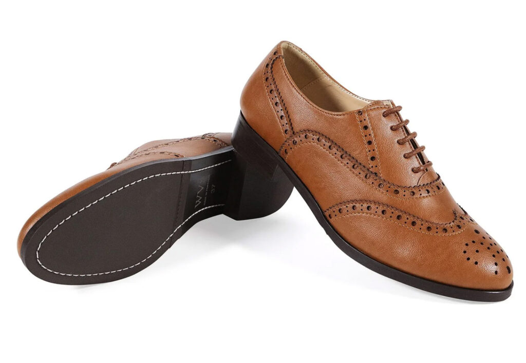 Image of brown "leather" Oxford Brogues from Will's Vegan Store. Cruelty-free is always a good idea when it comes to sustainable work clothing.