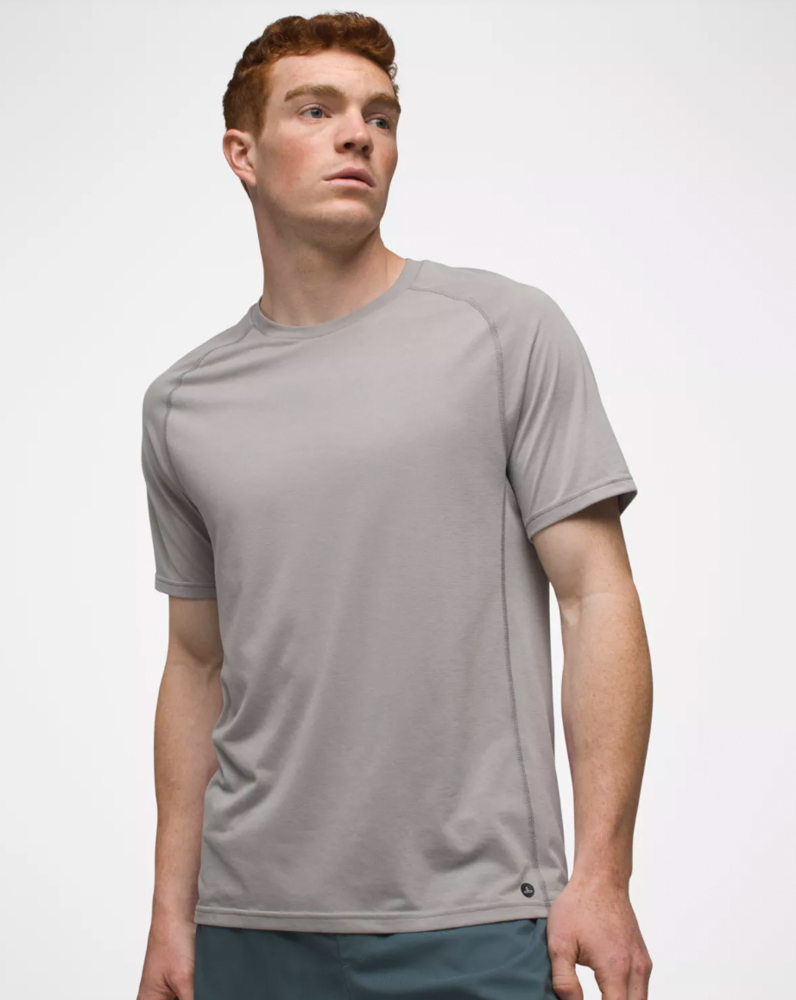 Image of a man wearing the Mission Trails shirt by prAna